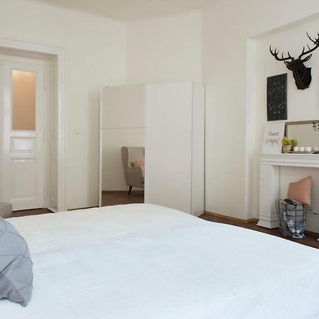 Kent Ridge Loft Apartment Prague Exterior photo
